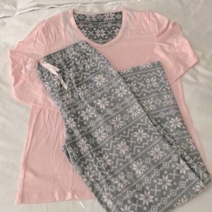 Croft & Barrow 2 piece knit/minky fleece pajama set (size small)